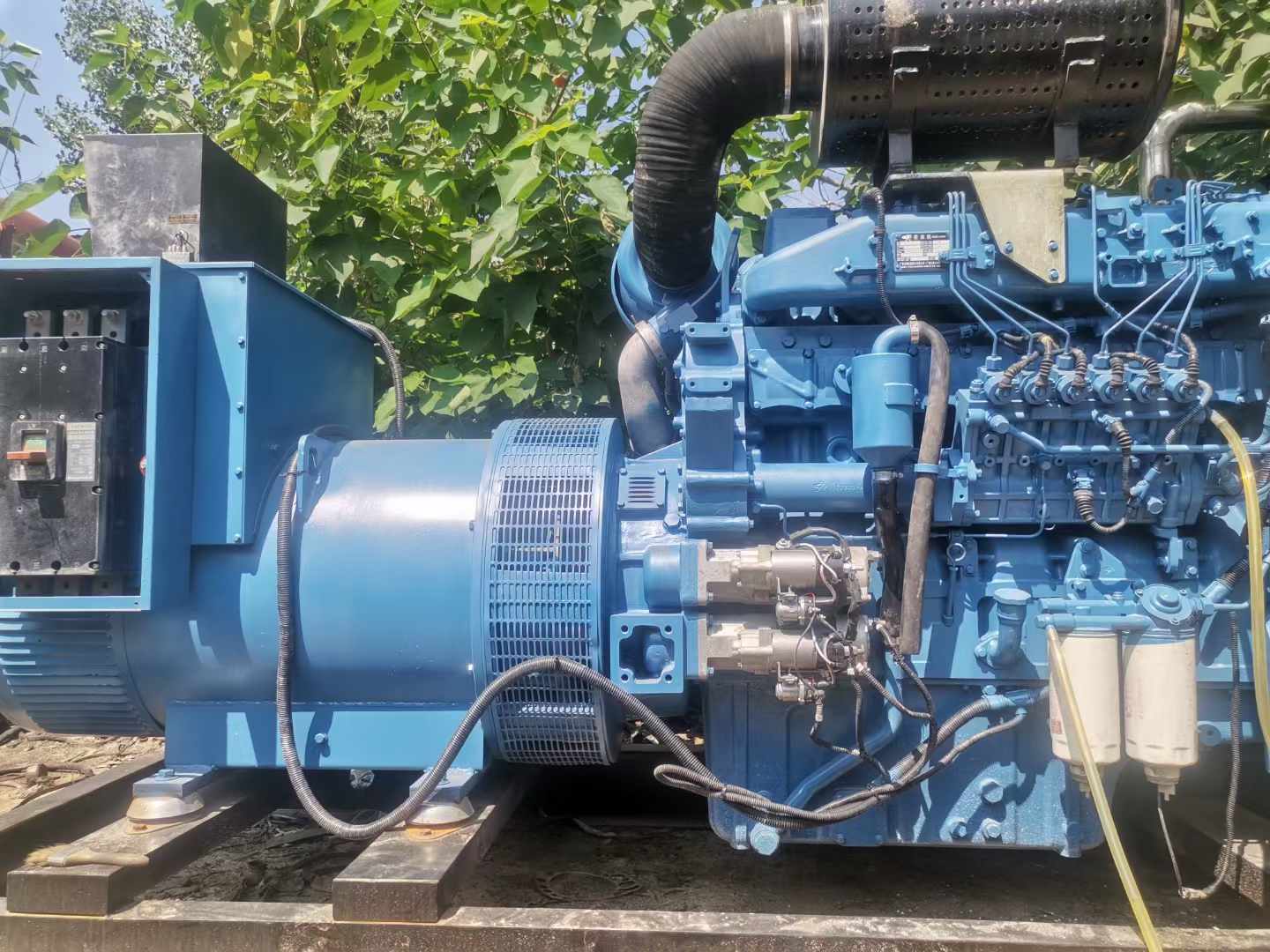 灵山详细说明降低 800kW 柴油发电机输出电流波动的方法