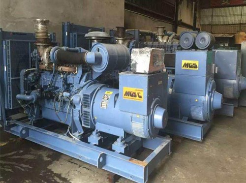 灵山发电机组带负载降电压是什么原因照成的？