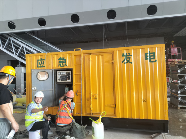 灵山怎样判断空气滤清器是否需要更换？